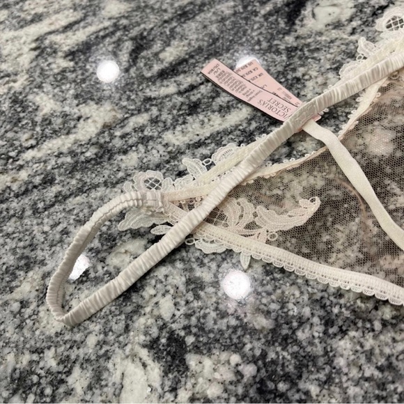 Victoria’s Secret V string Panty Large - Picture 8 of 9